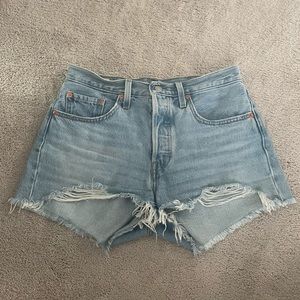 Levi’s 501 denim cutoff shorts size 27